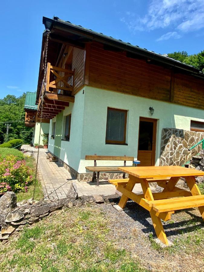 Apartmany Alma Vyhne Extérieur photo