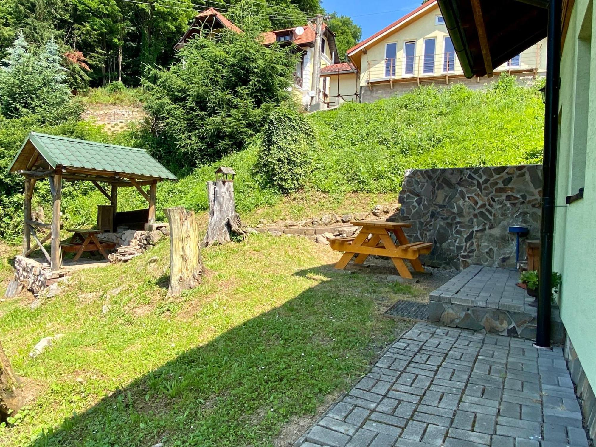 Apartmany Alma Vyhne Extérieur photo