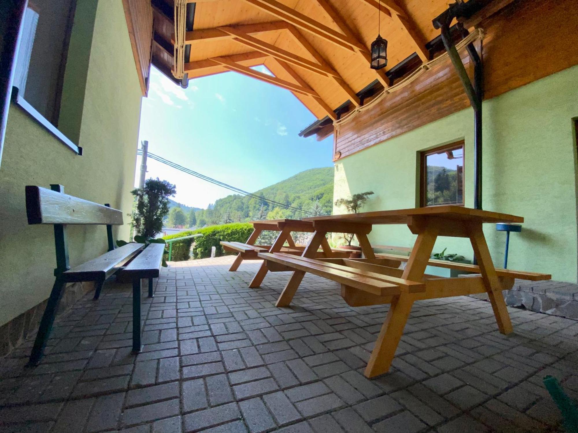Apartmany Alma Vyhne Extérieur photo